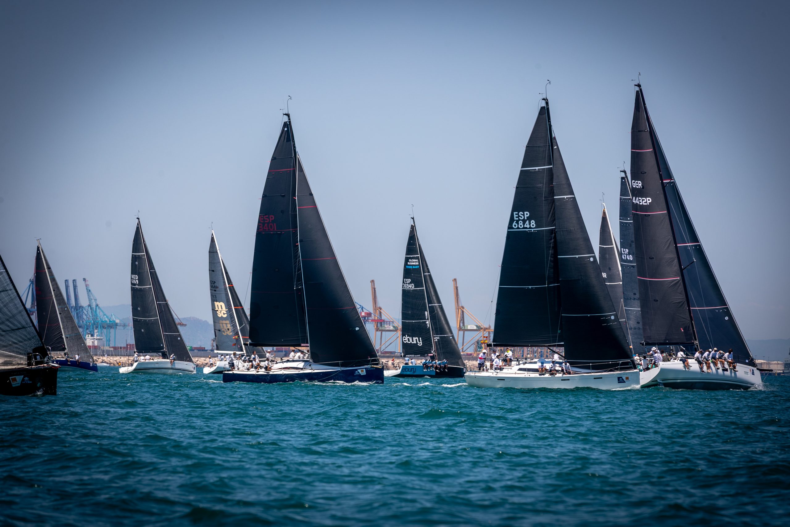 Ebury Sailing Team Valencia Acción